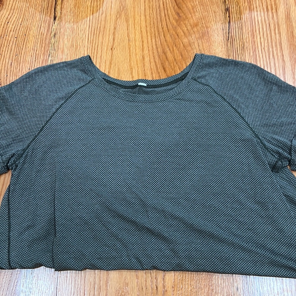 Lululemon Open Back Tee-Shirt